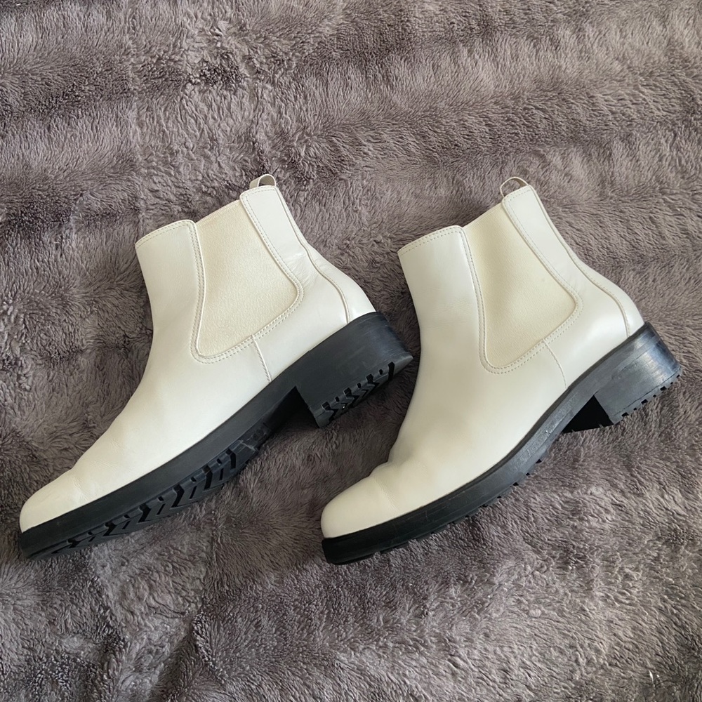 Everlane Utility Chelsea Boot